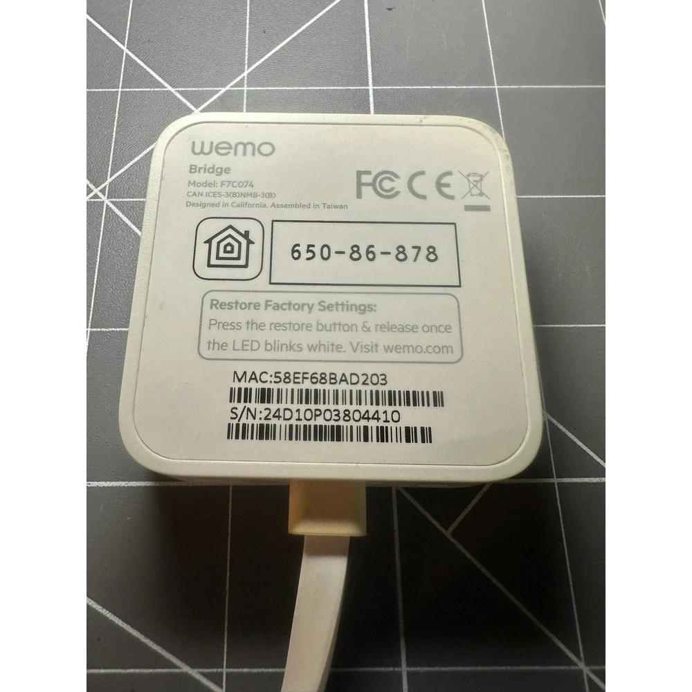 Wemo Mini Smart Plug + Wemo Bridge F7C074 + Apple A1433 Ethernet Adapter - Picture 9 of 16